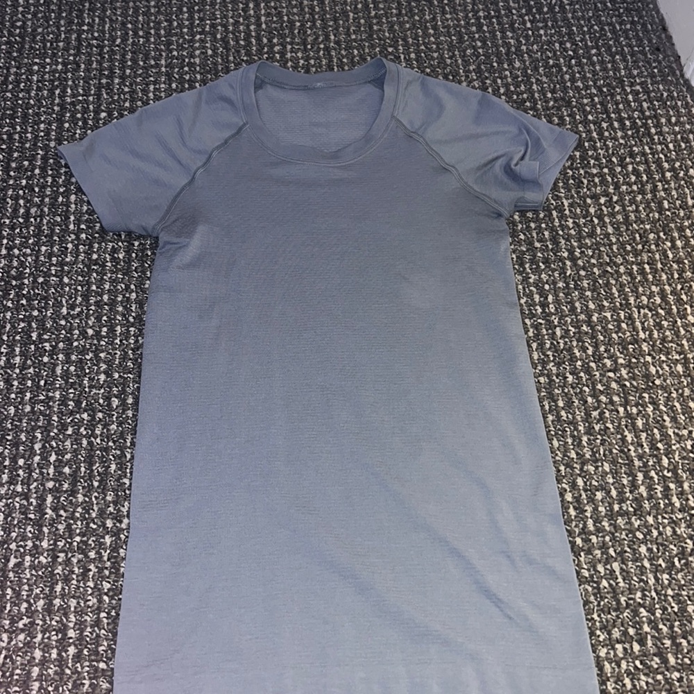 lulu swiftly short sleeve in the normal length
